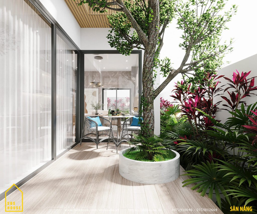 Sân đón nắng tự nhiên và nhiều cây xanh