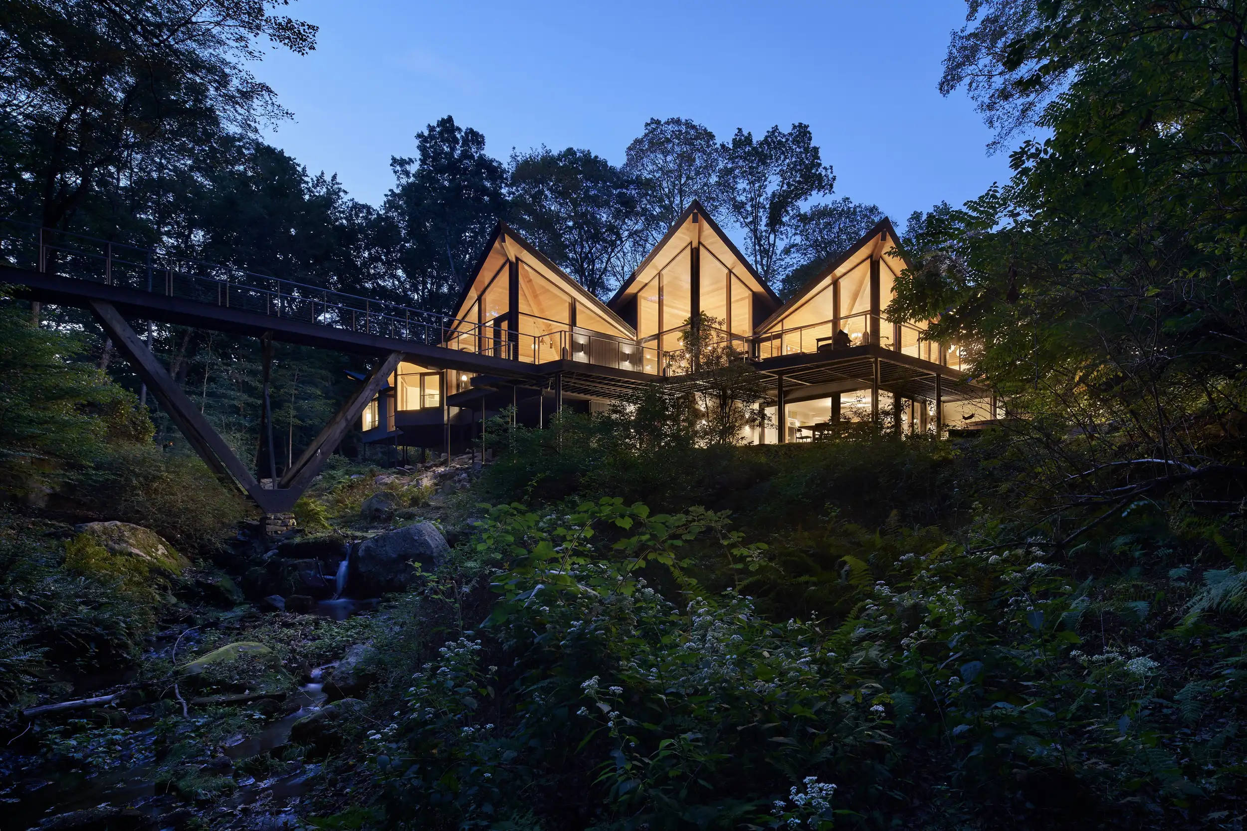 Ngôi nhà ẩn giấu, GOA