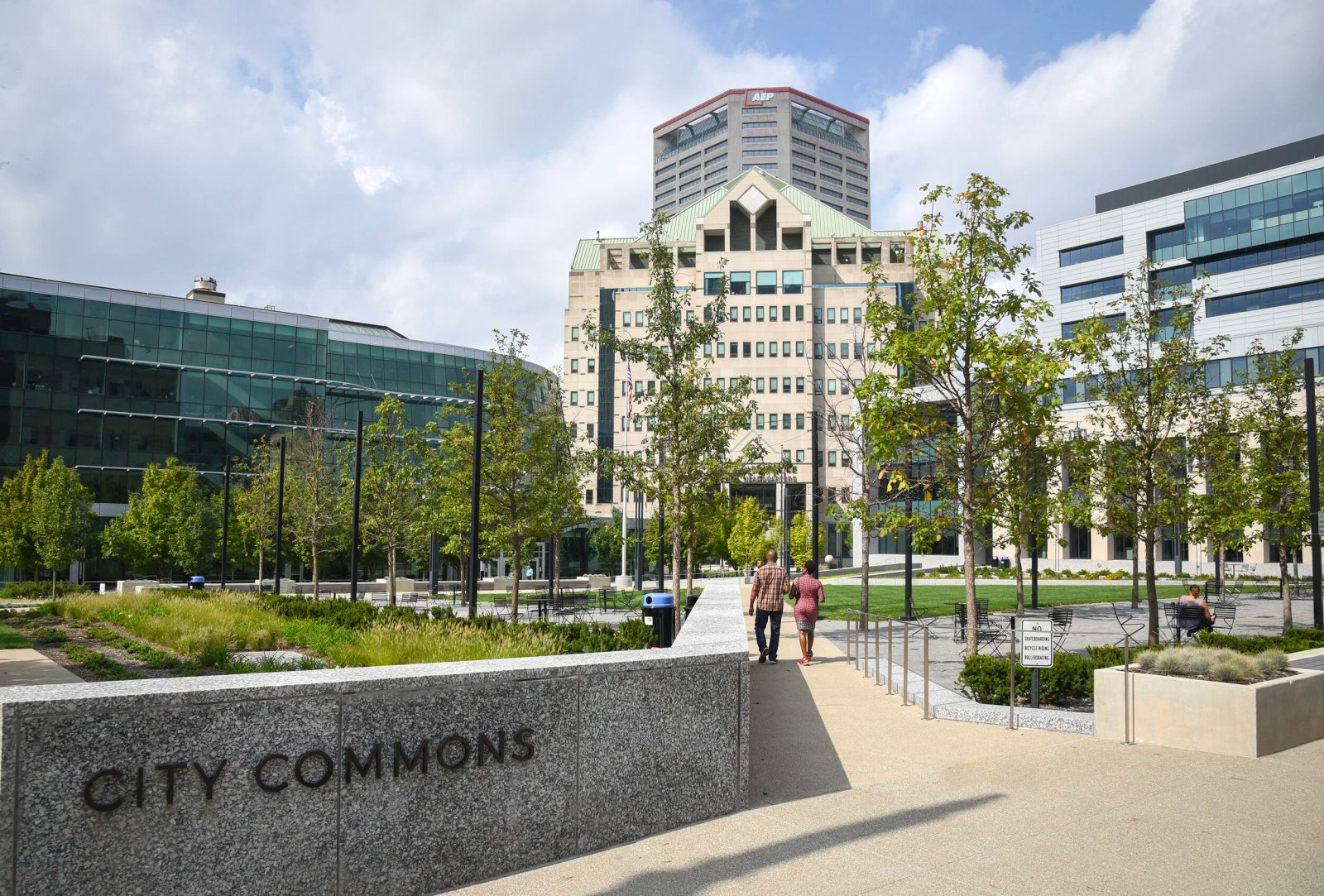 TRUNG TÂM CHÍNH PHỦ COLEMAN 20.jpg