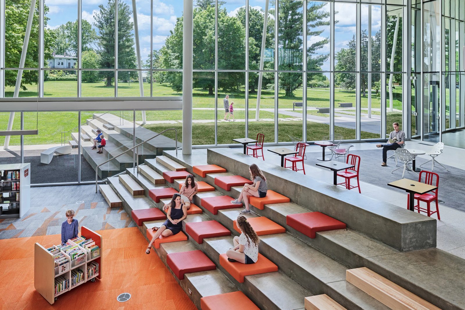 Thư viện công cộng miễn phí Louisville Chi nhánh thư viện khu vực Đông Bắc