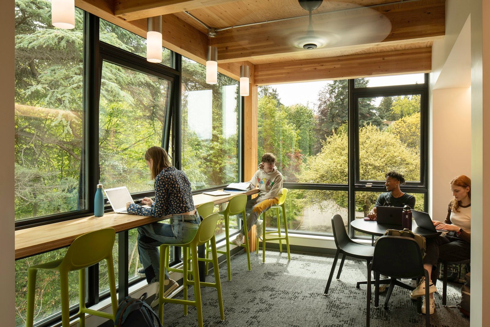 Trường trung học mới, trường Bush