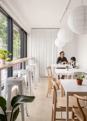 Cà phê Lion Toronto Canada