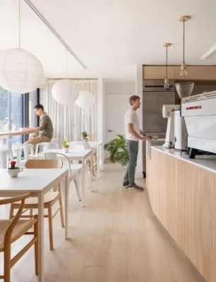 Cà phê Lion Toronto Canada