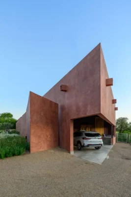 Chỗ để xe ở khu dân cư Mendiolaza ở góc đường