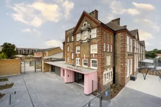 Trường Paddock ở tòa nhà Tooting, Nam Luân Đôn