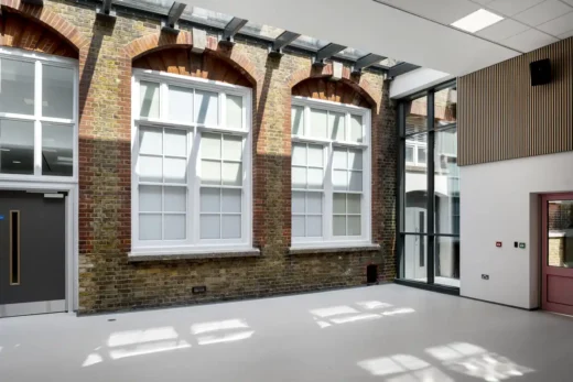 GỬI Trường học trong nội thất Tooting