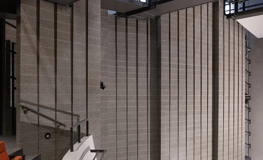 Trung tâm biểu diễn nghệ thuật gia đình McGrath của học viện Loyola