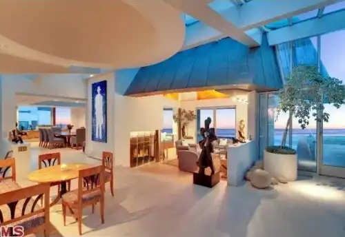 Borman House by Frank Gehry architect in Malibu, Los Angeles