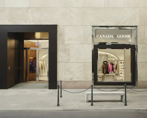 Canada Goose Flagship Milan Ý