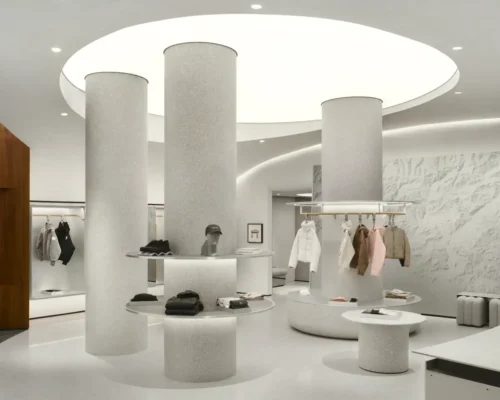 Canada Goose Flagship Milan Ý