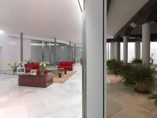 Tòa nhà Casa de Retiro Espiritual Seville của Emilio Ambasz