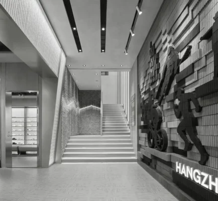 Cửa hàng DESCENTE Concept ở 77 Hàng Châu