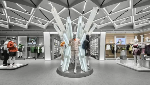 Cửa hàng DESCENTE Concept ở 77 Hàng Châu