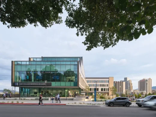 Tòa nhà Kinh doanh John Tulloch Đại học Nevada-Reno