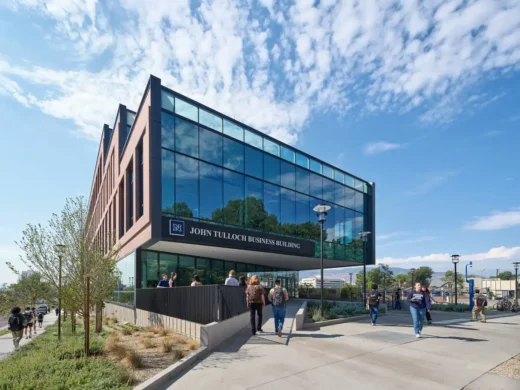 Tòa nhà Kinh doanh John Tulloch Đại học Nevada-Reno