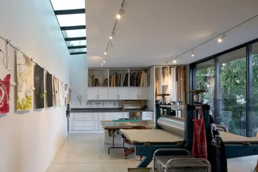 Nhà tầng Willis Point British Columbia