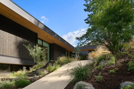 Nhà tầng Willis Point British Columbia