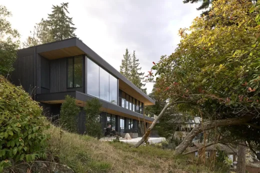 Nhà tầng Willis Point British Columbia