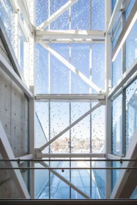 Nhà trưng bày mới cho Nhà thờ Saint Josephs ở Mount Royal Montréal Canada