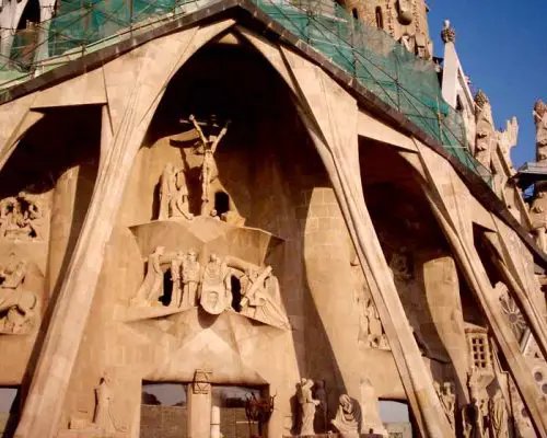 Sagrada Familia Barcelona của Antoni Gaudi