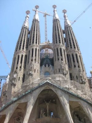 Sagrada Familia Barcelona, ​​​​tòa nhà thờ Antoni Gaudi