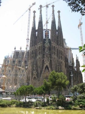 Sagrada Familia của kiến ​​trúc sư Antoni Gaudi