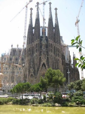 Sagrada Familia của kiến ​​trúc sư Antoni Gaudi