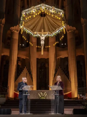 Lễ tưởng niệm Sagrada Família của tháp Barnabas