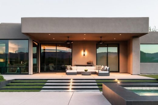 Vườn thép và sân cỏ Tucson Arizona