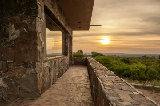 Nhà đá treo Yacanto Cordoba