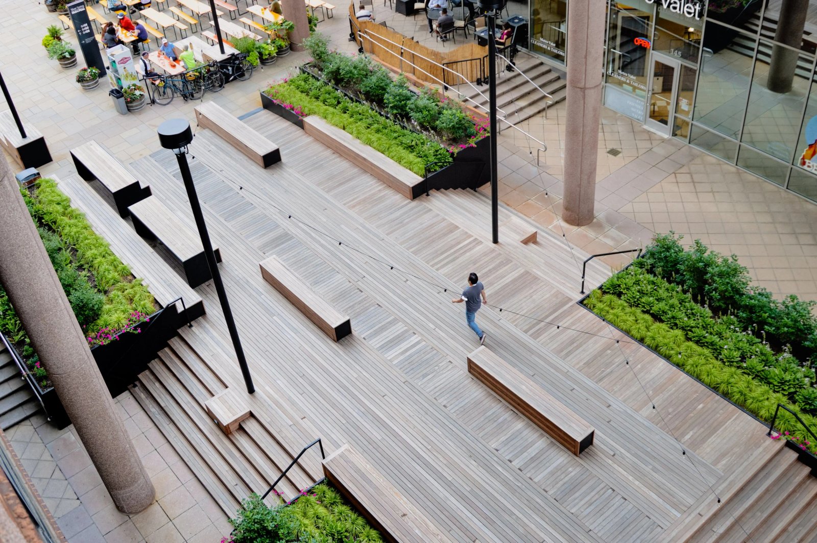 Trung tâm thương mại Metro Plaza Suối Bạc