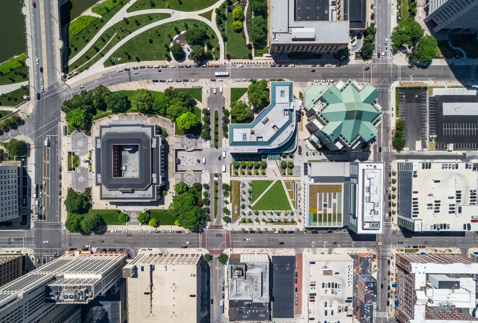 TRUNG TÂM CHÍNH PHỦ COLEMAN 02.jpg