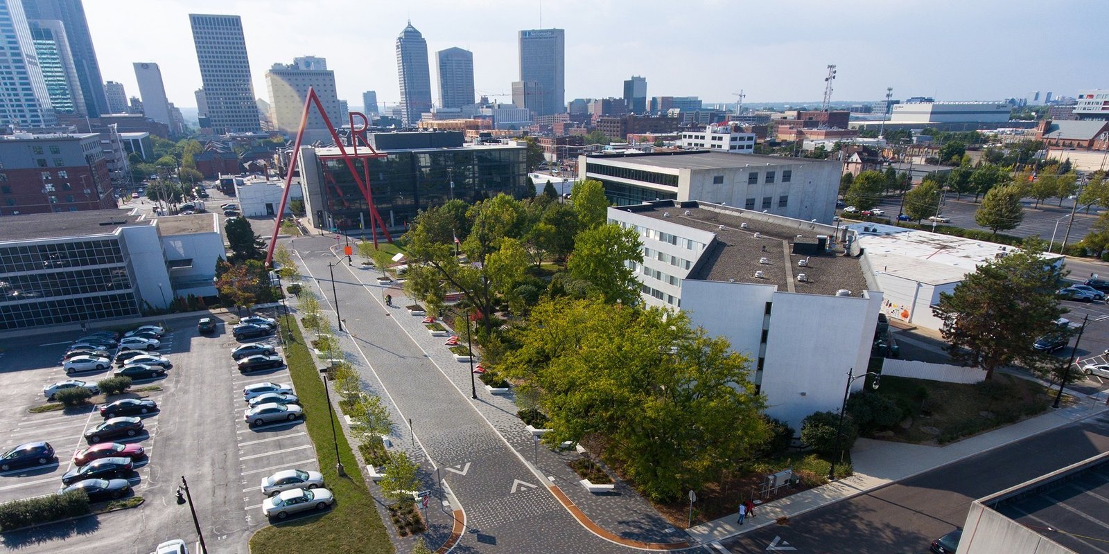 Cảnh quan đường phố trong khuôn viên trường sáng tạo