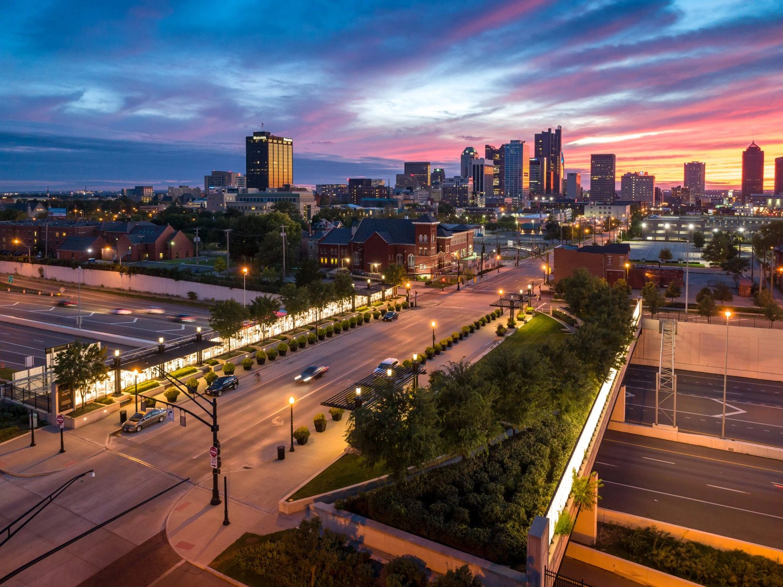 Cầu đường dài và bức tường văn hóa