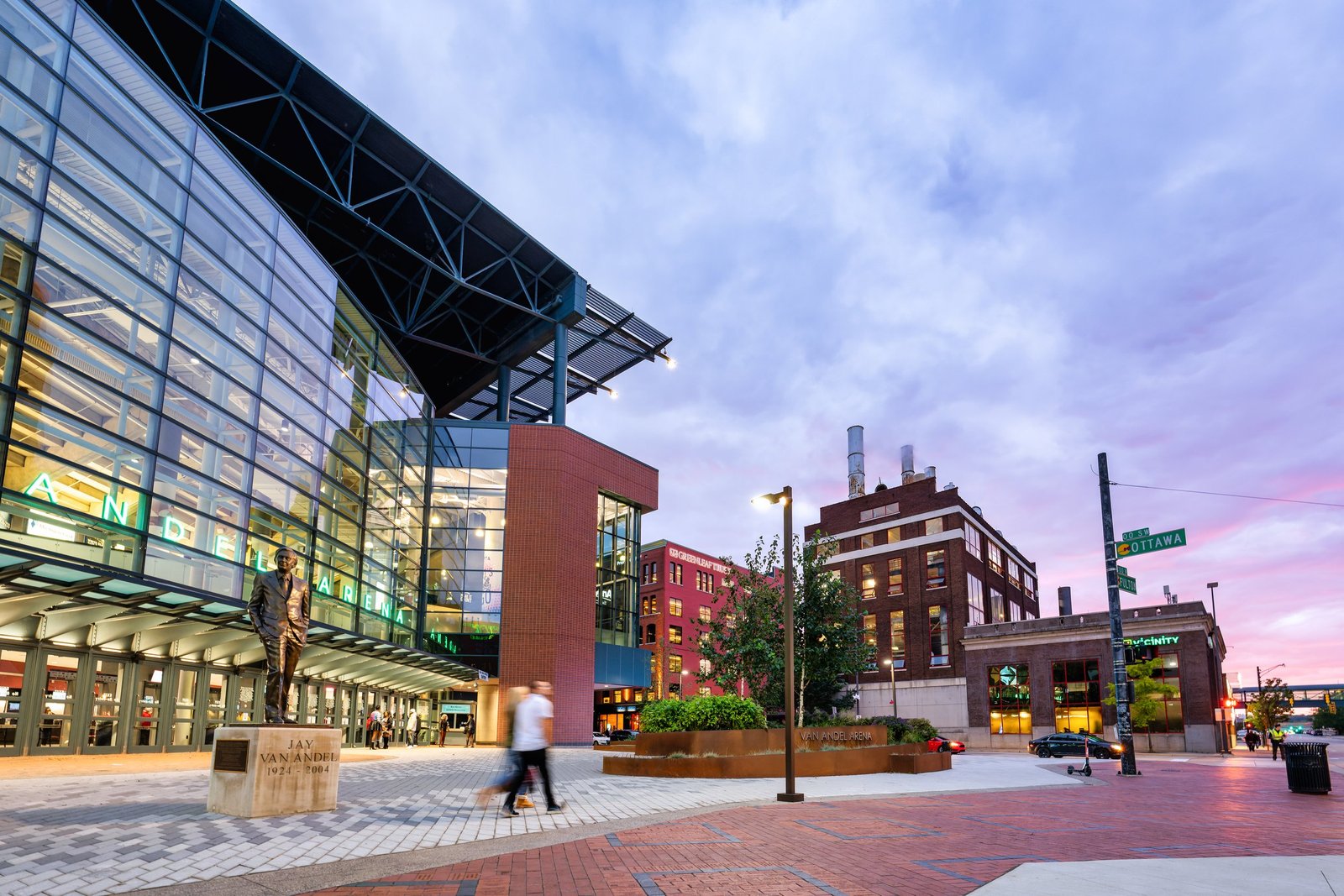 Quảng trường và ngõ Van Andel Arena