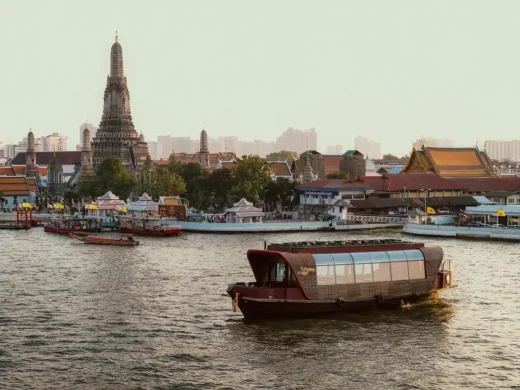 Du thuyền, quán bar và nhà hàng Apsara Bangkok Thái Lan