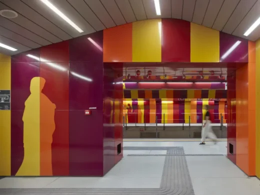 Ga trung tâm tàu ​​điện ngầm Naples: Centro Direzionale