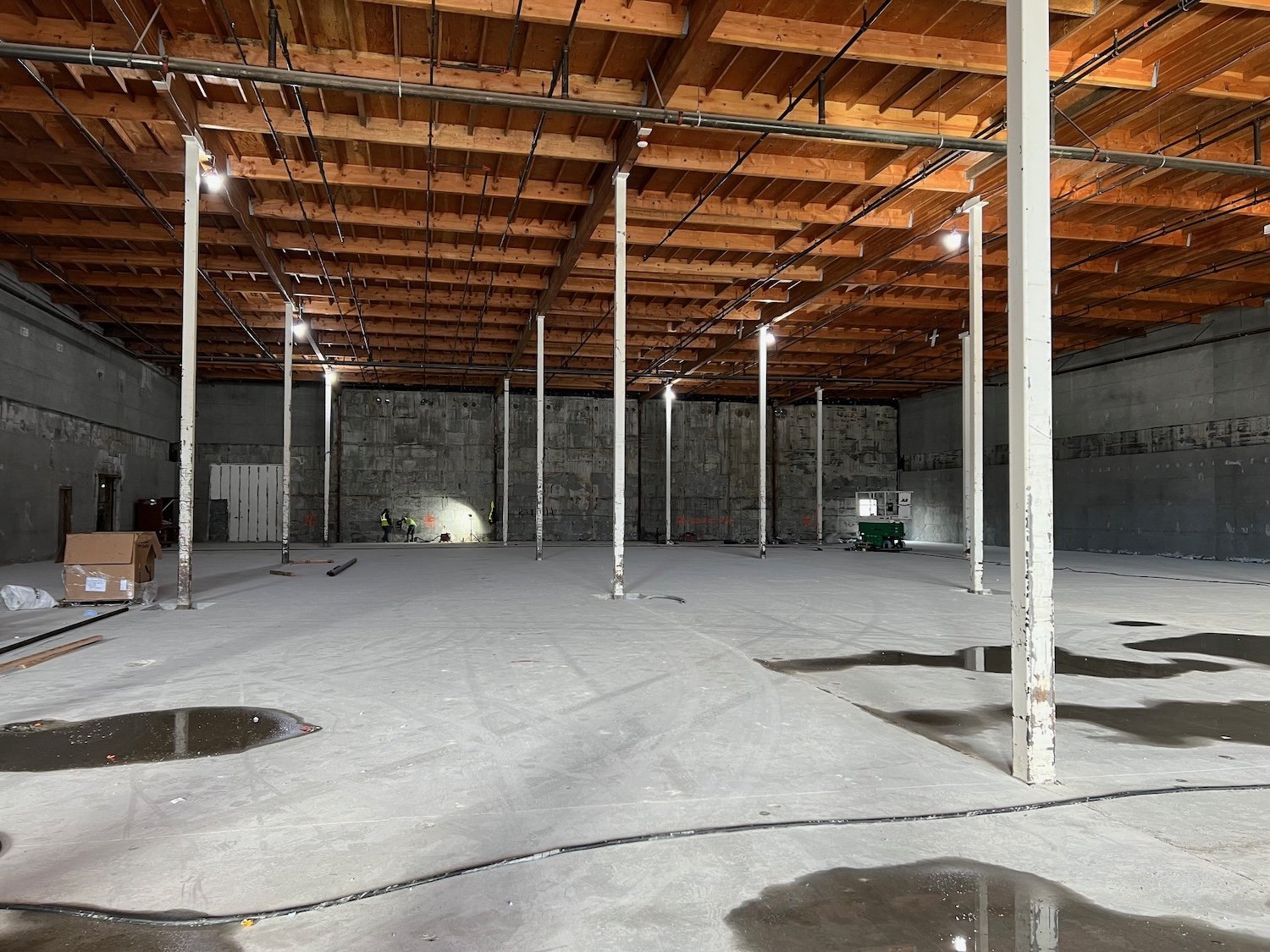 bãi kênh phía Tây.