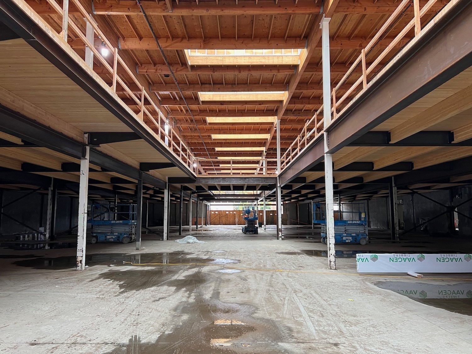 bãi kênh phía tây.