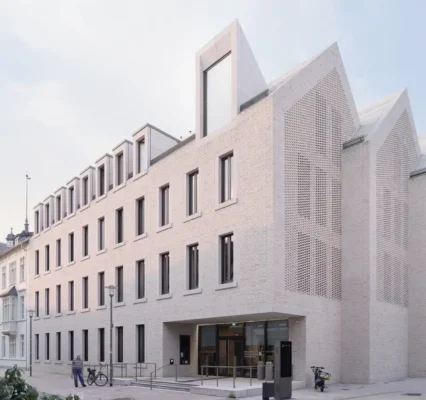 Tòa thị chính và Thư viện Thành phố Bruhl Đức