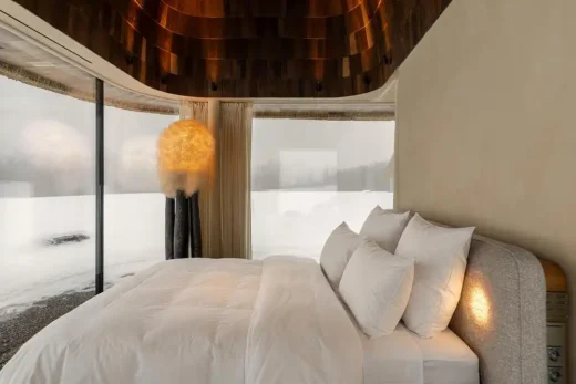 Dưới mái nhà sậy Nhà khách Ukraine