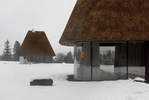 Dưới mái nhà sậy Nhà khách Kyiv Ukraina