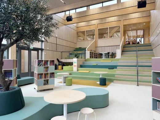Tòa nhà Basisschool Wisperweide Amsterdam của OMA - tiền sảnh