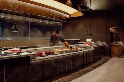 Nhà bếp hạng nhất tại Silverkris Lounge Sân bay Changi Singapore