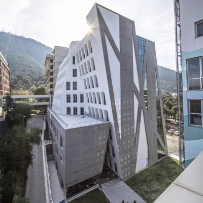 Tòa nhà ngoại ngữ İzmir