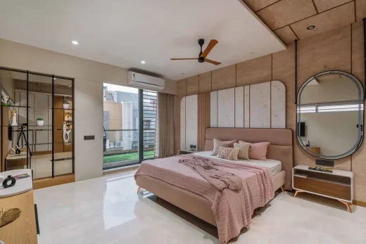 Giường nội thất phòng ngủ con gái nhà Gujarat