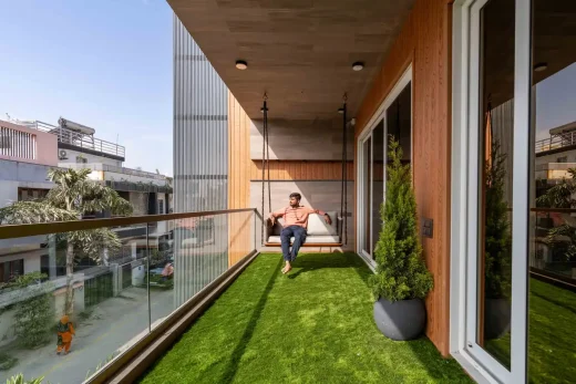 Ban công phòng ngủ con trai bất động sản Gujarat