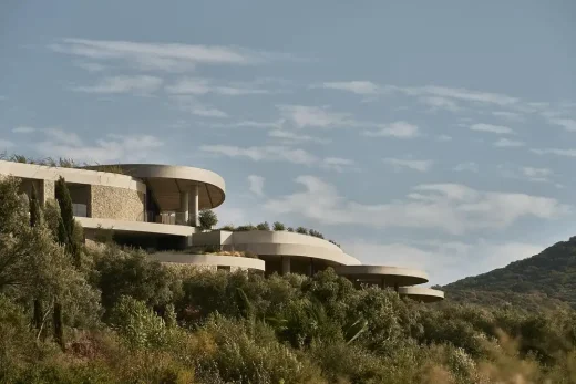 Tiếng Quan thoại phương Đông Costa Navarino