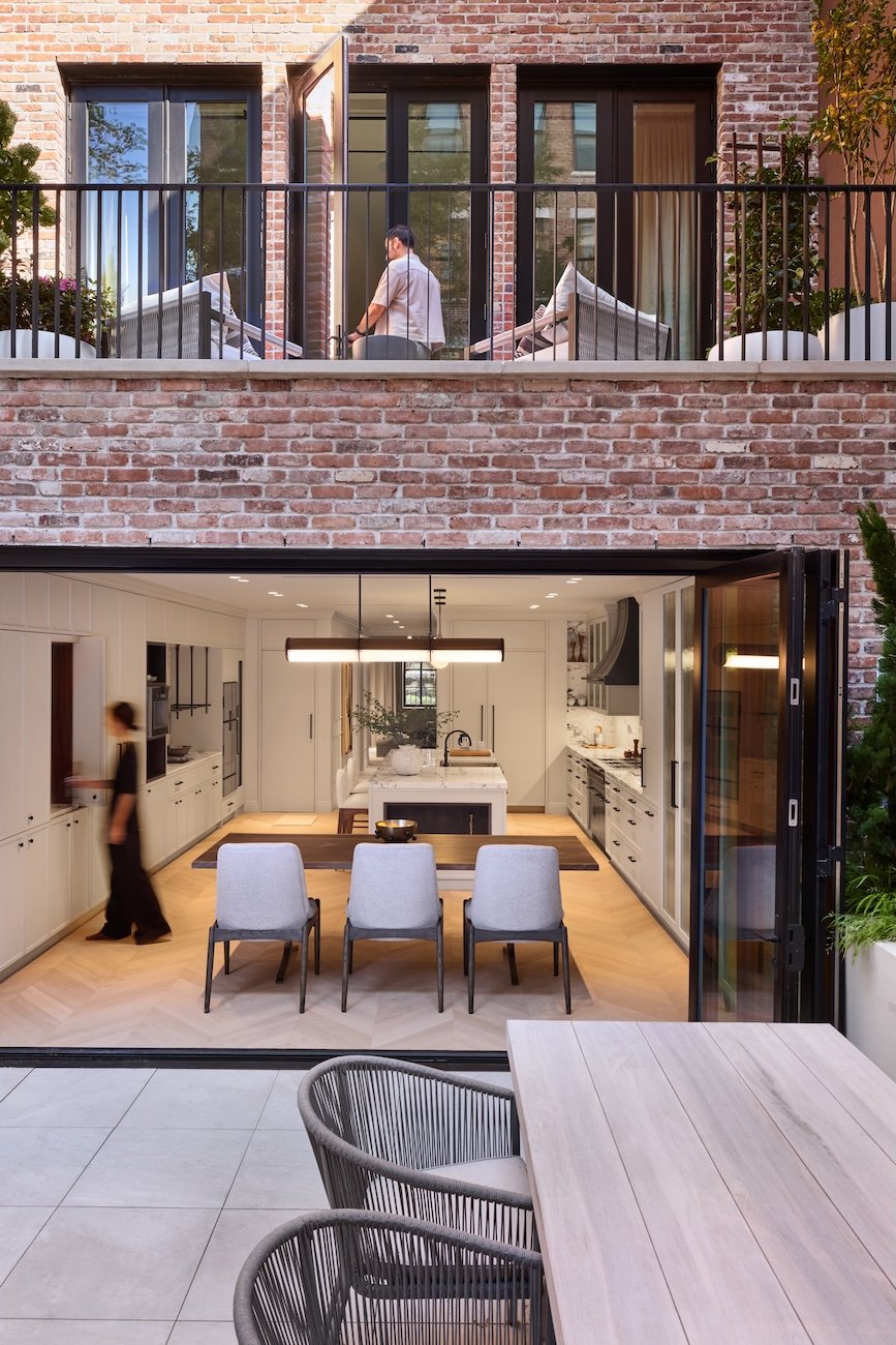 Phối cảnh mặt sau của ngôi nhà.