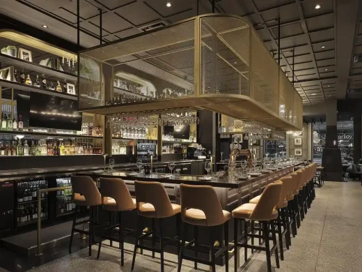 Thiết kế quán bar Chez Lionel French Brasserie Quebec Canada